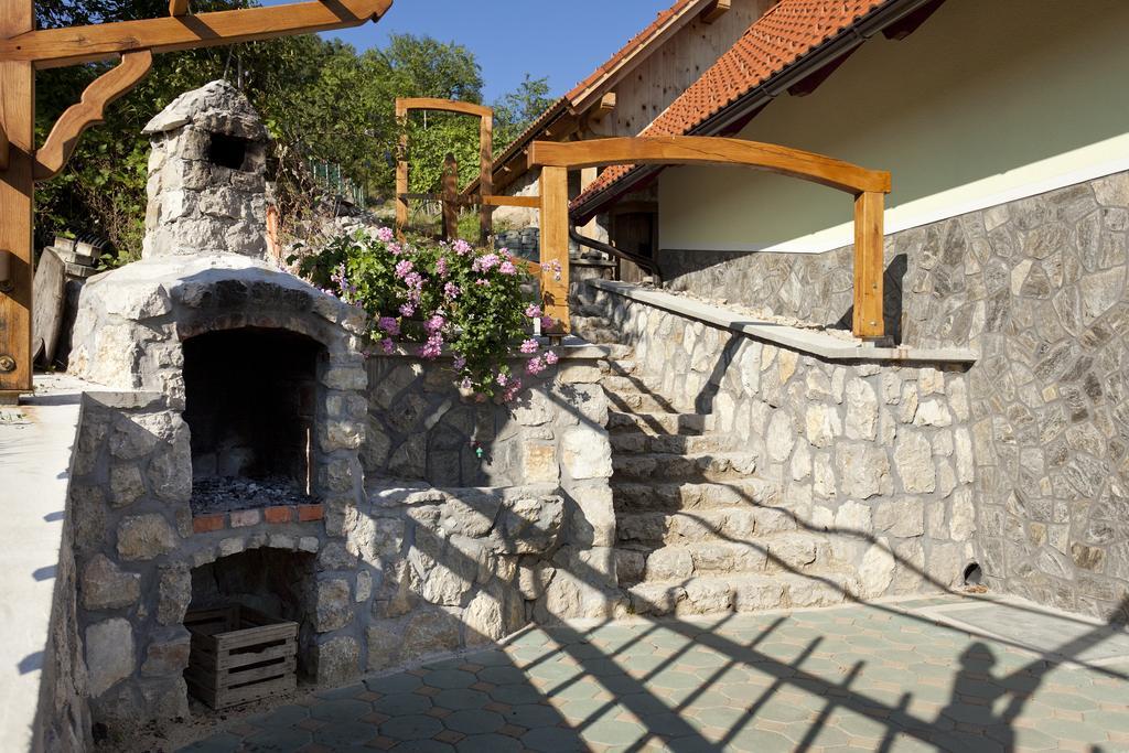 Vineyard Cottage Lustek Novo Mesto Extérieur photo
